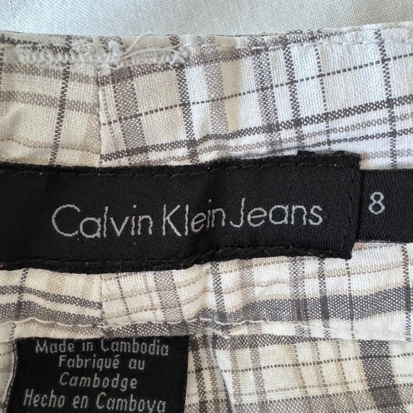 Calvin Klein Jeans Women's Plaid Bermuda Shorts Lightweight Walking White/Gray 8 - Picture 2 of 16